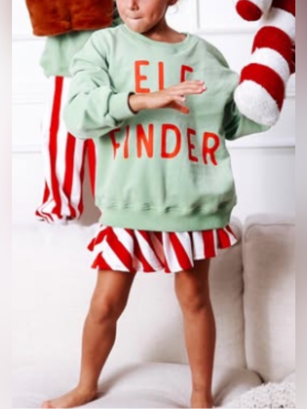 Minimalist Folk Co. Green "Elf Finder" Graphic Sweatshirt 2-4Y